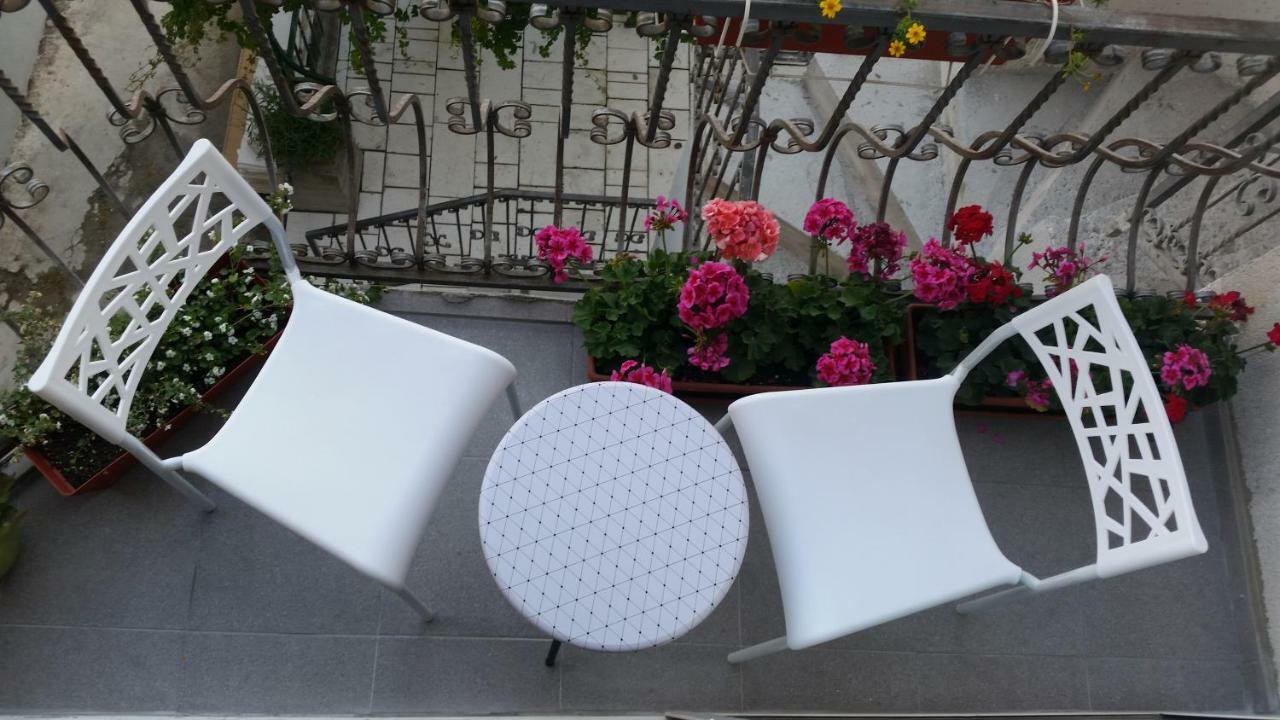 Ferienwohnung Dvor Ana Kaštela Exterior foto