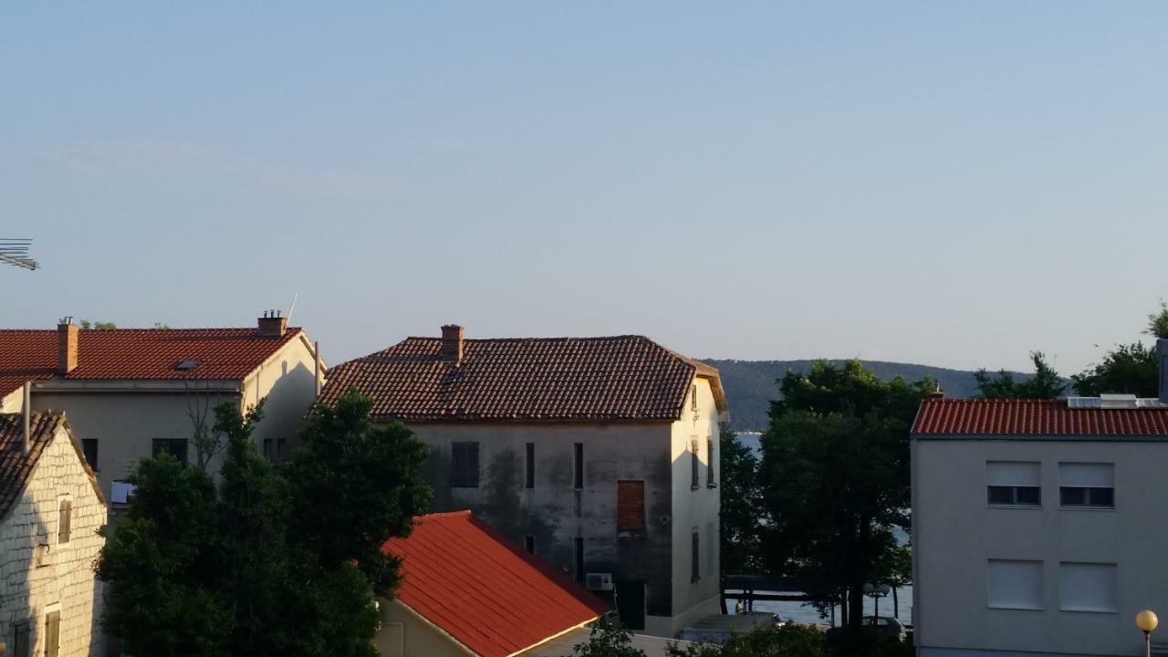 Ferienwohnung Dvor Ana Kaštela Exterior foto