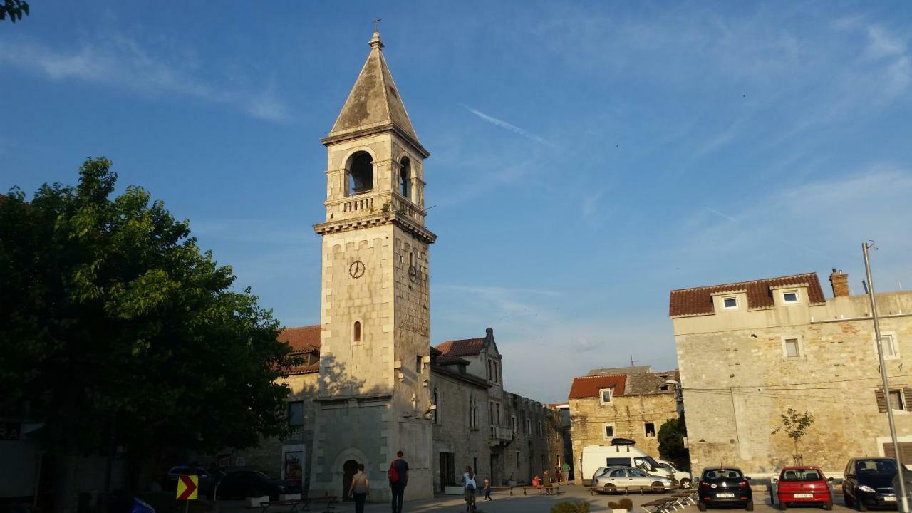 Ferienwohnung Dvor Ana Kaštela Exterior foto