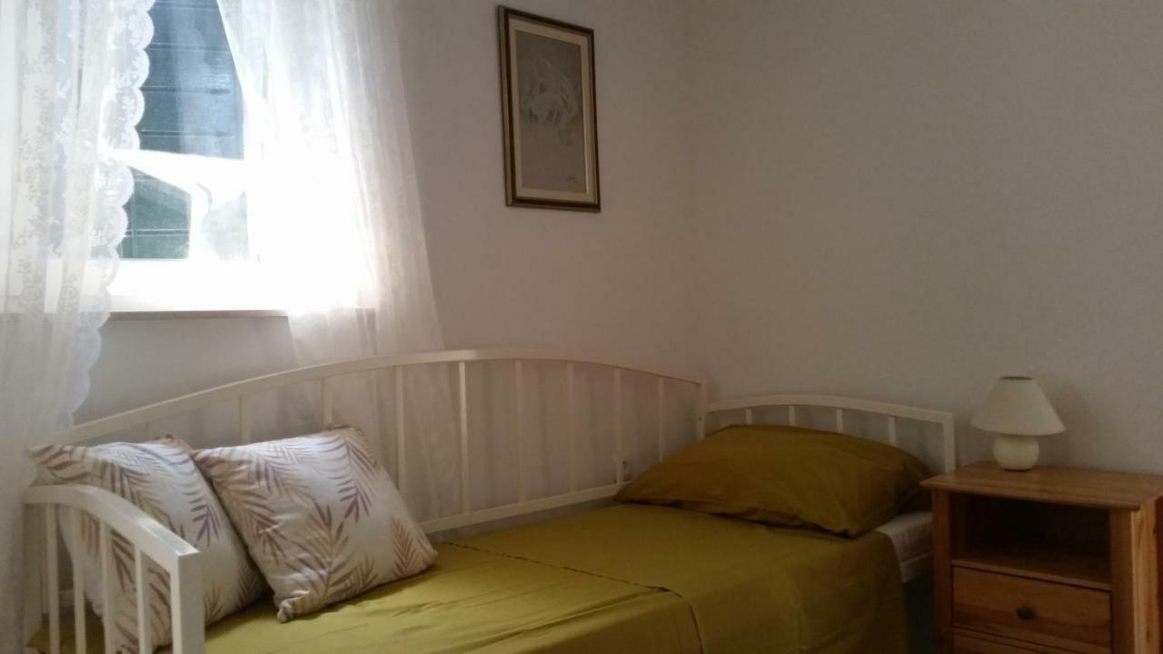Ferienwohnung Dvor Ana Kaštela Exterior foto
