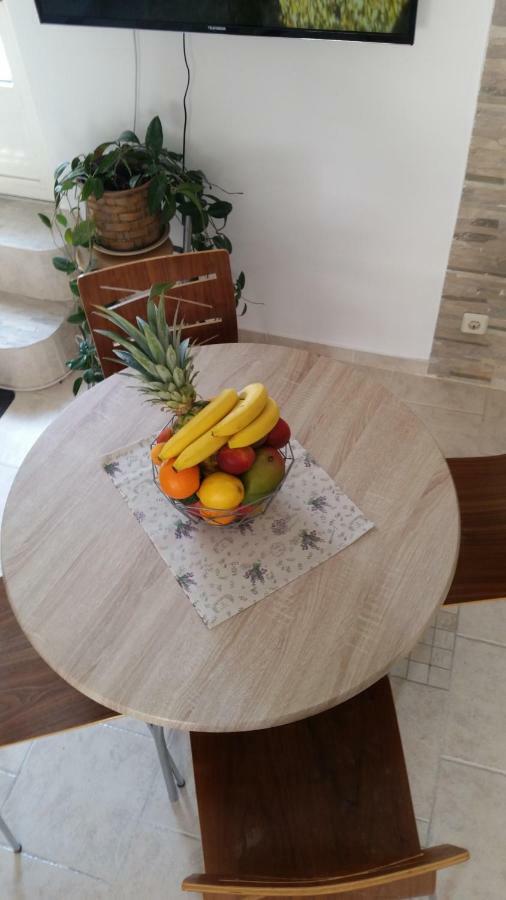 Ferienwohnung Dvor Ana Kaštela Exterior foto