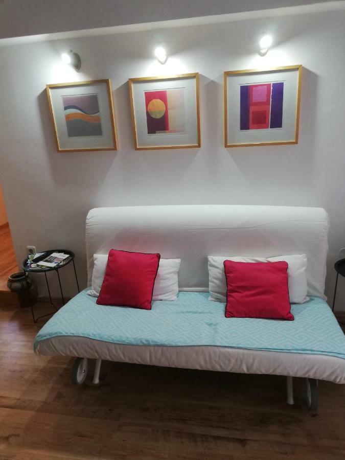 Ferienwohnung Dvor Ana Kaštela Exterior foto