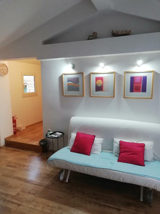 Ferienwohnung Dvor Ana Kaštela Exterior foto