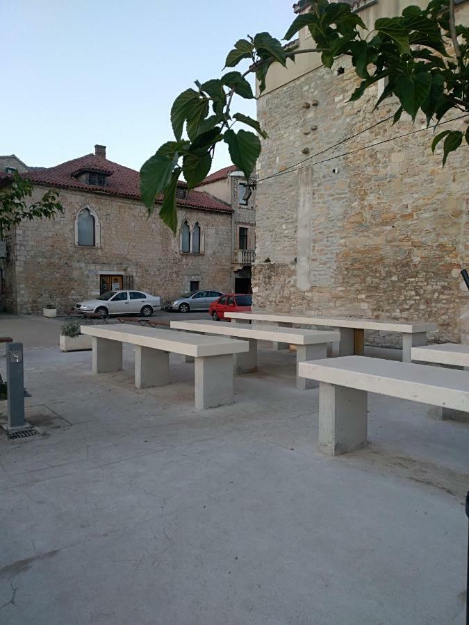 Ferienwohnung Dvor Ana Kaštela Exterior foto