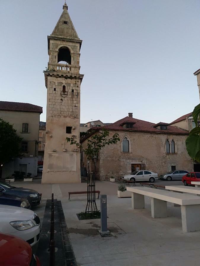 Ferienwohnung Dvor Ana Kaštela Exterior foto
