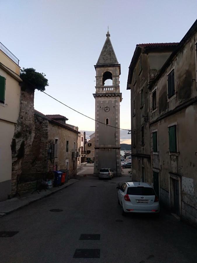 Ferienwohnung Dvor Ana Kaštela Exterior foto