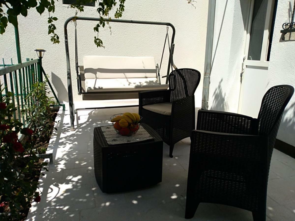 Ferienwohnung Dvor Ana Kaštela Exterior foto